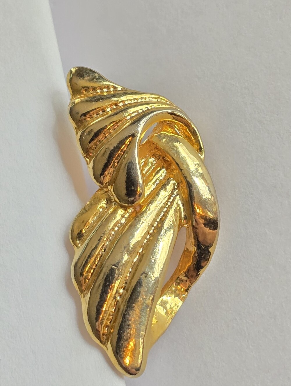 Vintage pendant gold tone double fan shaped slide charm